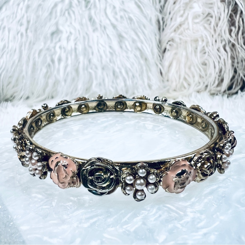 Two-Tone Vintage Floral Stretch Bracelet